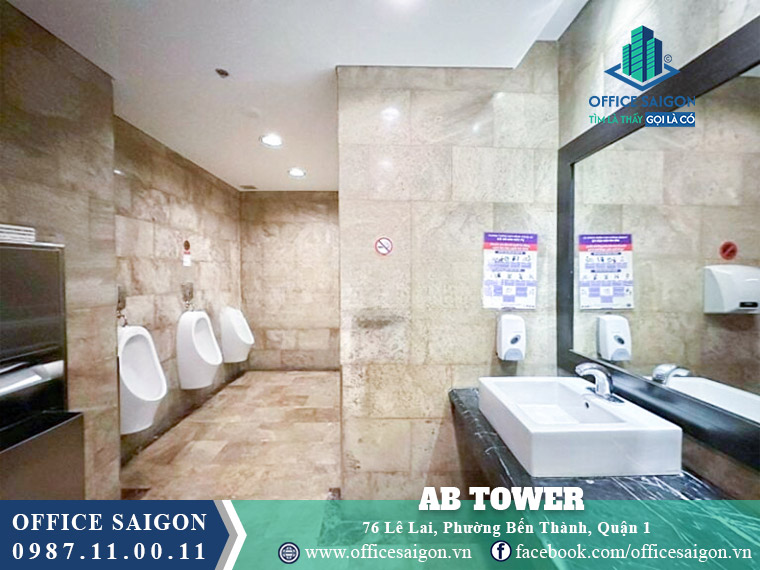 Hệ thống toilet nam nữ riêng biệt ở mỗi tầng