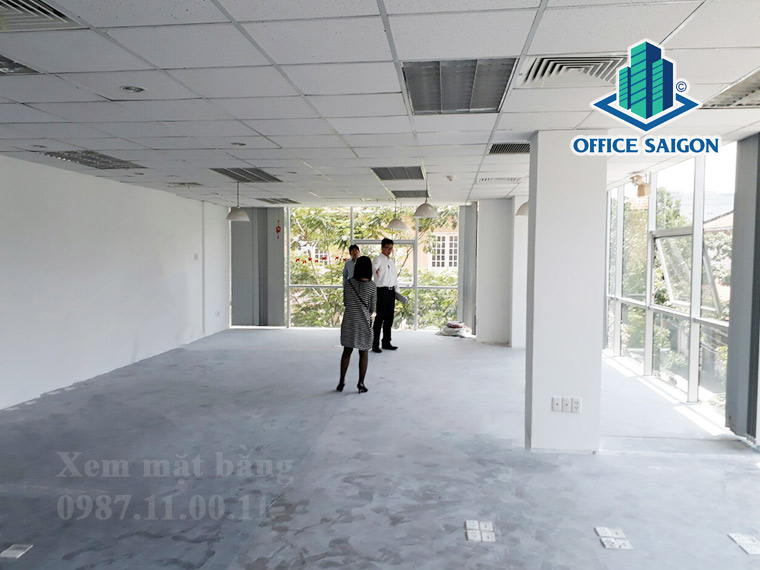 Quản lý tòa nhà văn phòng cho thuê Qunimex Building quận 3 hỗ trợ khách xem mặt bằng