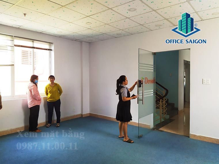 Quản lý văn phòng cho thuê Devspace 2 building quận Bình Thạnh hỗ trợ khách xem mặt bằng