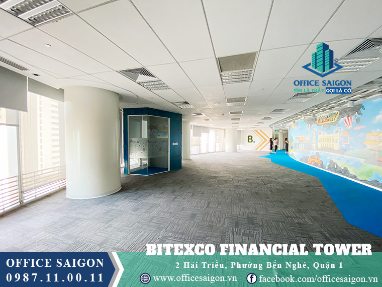 View một văn phòng trống khoảng 300m2 tại tòa nhà Bitexco Financial Tower