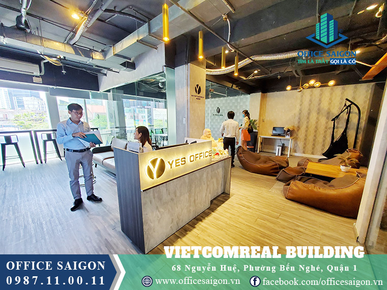 Lễ tân sang trọng tại văn phòng Vietcomreal Building quận 1