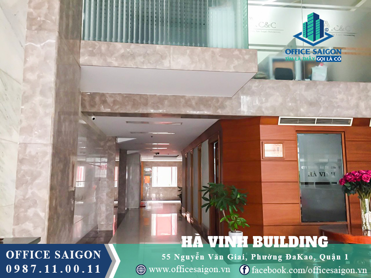 Hành lang đi lại rộng thoáng tại toà nhà AGE Building quận 1