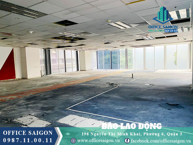 Báo Người Lao Động building là cao ốc hạng B trần thông thoáng