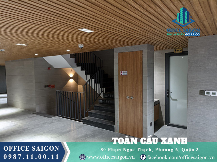 Thang bộ tại văn phòng cho thuê toà nhà Toàn Cầu Xanh Building Quận 3