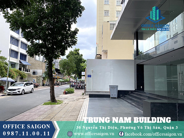 Phía trước văn phòng cho thuê toà nhà Trung Nam Building Quận 3