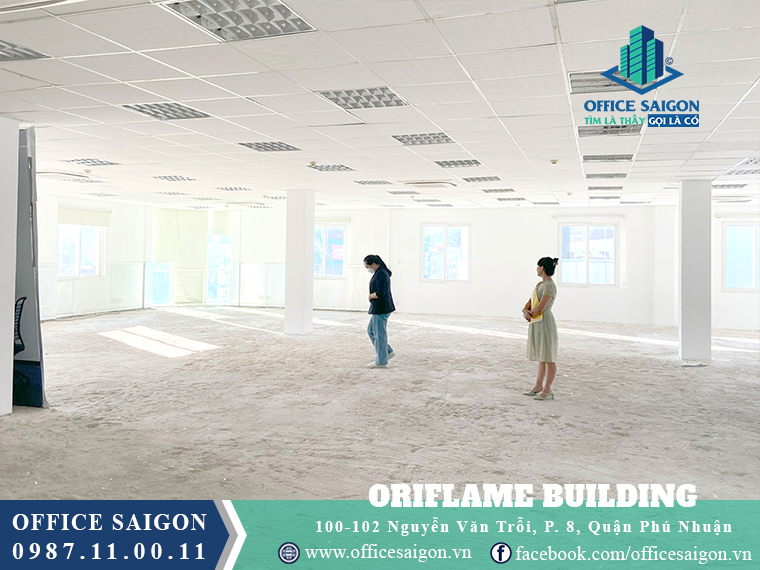 Office Saigon hỗ trợ khách xem sàn tại toà nhà Oriflame quận Phú Nhuận