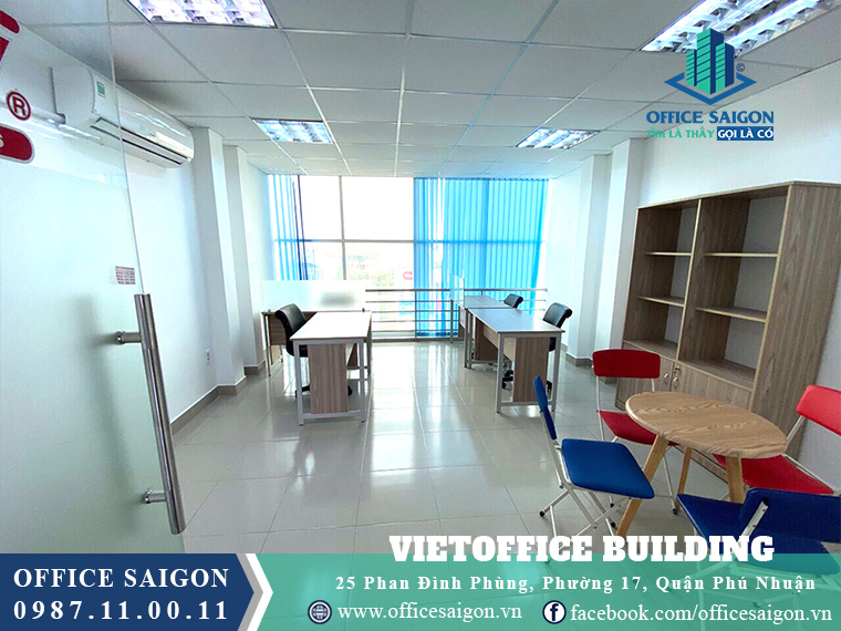 Sàn có nộit thất toà nhà văn phòng cho thuê VietOfffice Building Quận Phú Nhuận