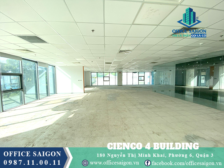 Hỗ trợ khách xem mặt bằng tại Cienco 4 Building