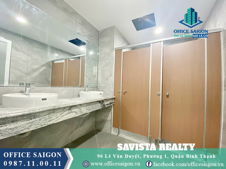 Toilet toà nhà Savista Realty Lê Văn Duyệt