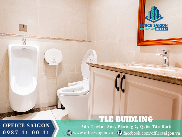 Toilet toà nhà TLE Building đường Trường Sơn