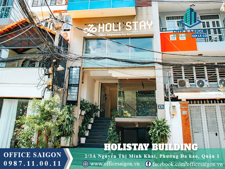 Lối vào toà nhà Holistay Building Quận 1